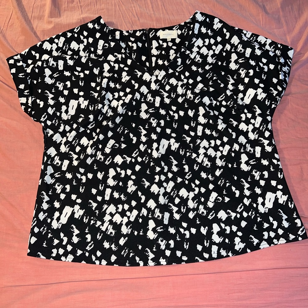 Melloday Business causal boxy shirt with capped sleeve detail